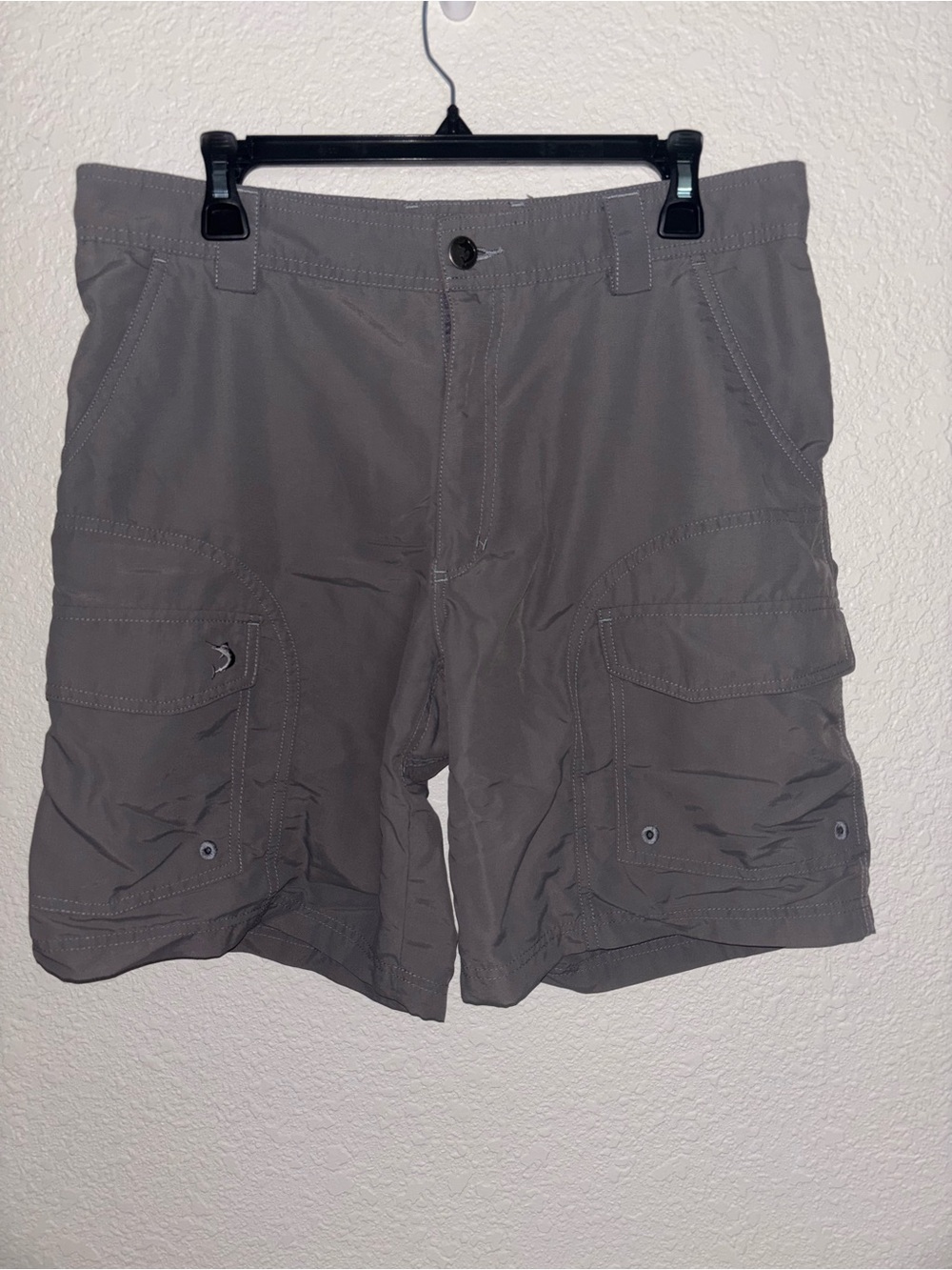Pre-Loved Reel Legends Men's Cargo Shorts in Gray